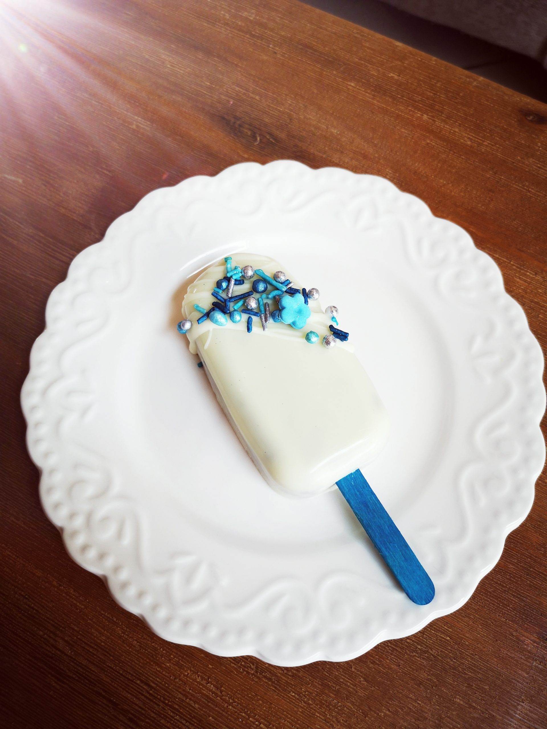 Frozen themed cakesickles Cake & T